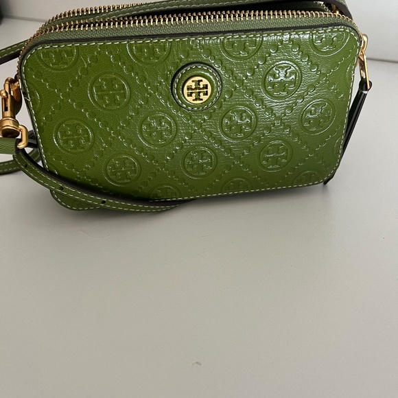 Tory Burch Handbags - Tory Burch Cross Body